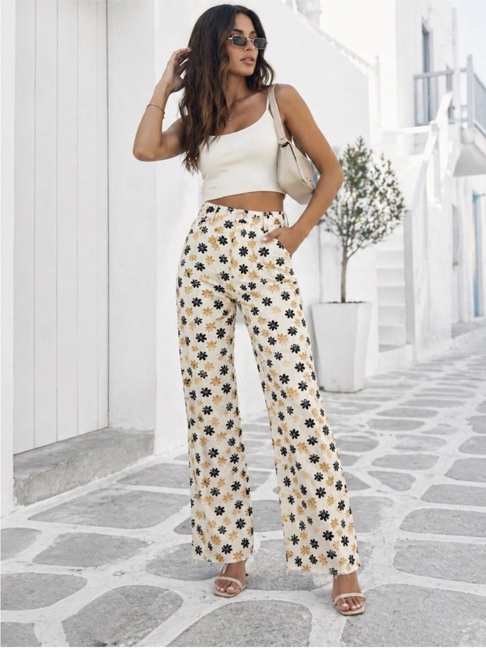 Zara The Marine Straight Jean in Daisy Print Size 8 - Picture 2 of 10
